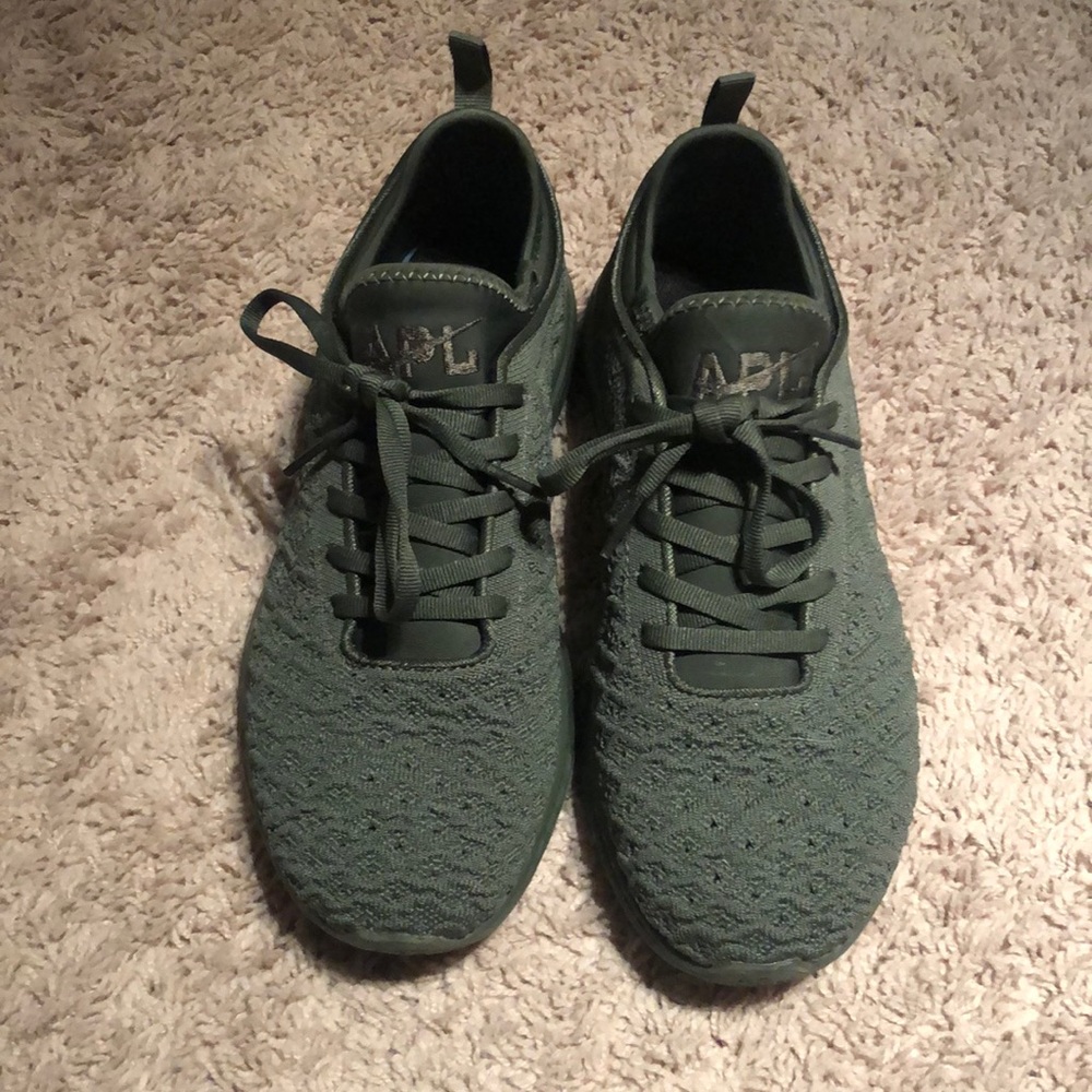 APL Women’s Techloom Phantom Shoe